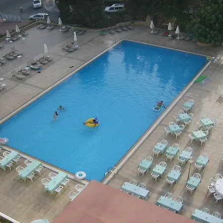 Golden Arches Otel 3*
