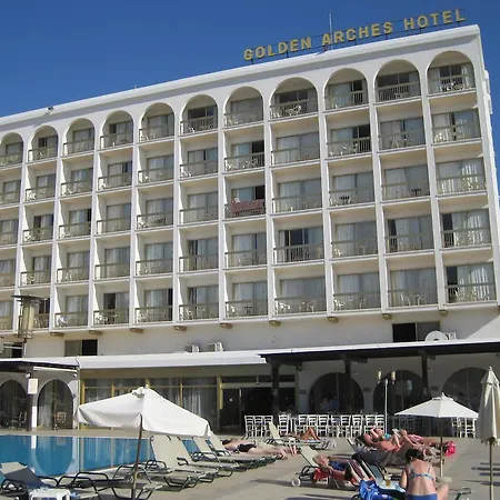 Golden Arches Ξενοδοχείο 3*